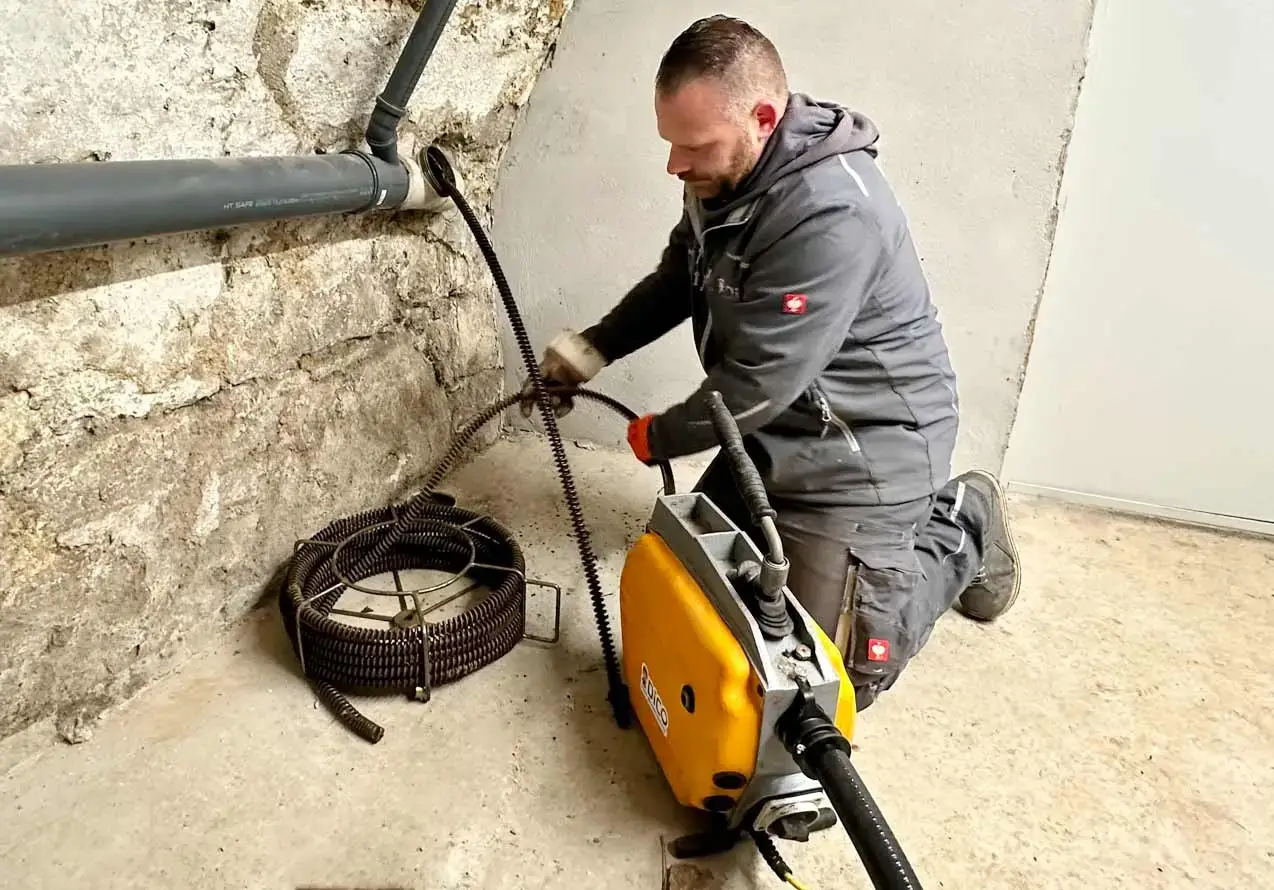 Rohrreinigung in Hannover: Ihr kompletter Ratgeber zu Kosten, Methoden und Notdiensten